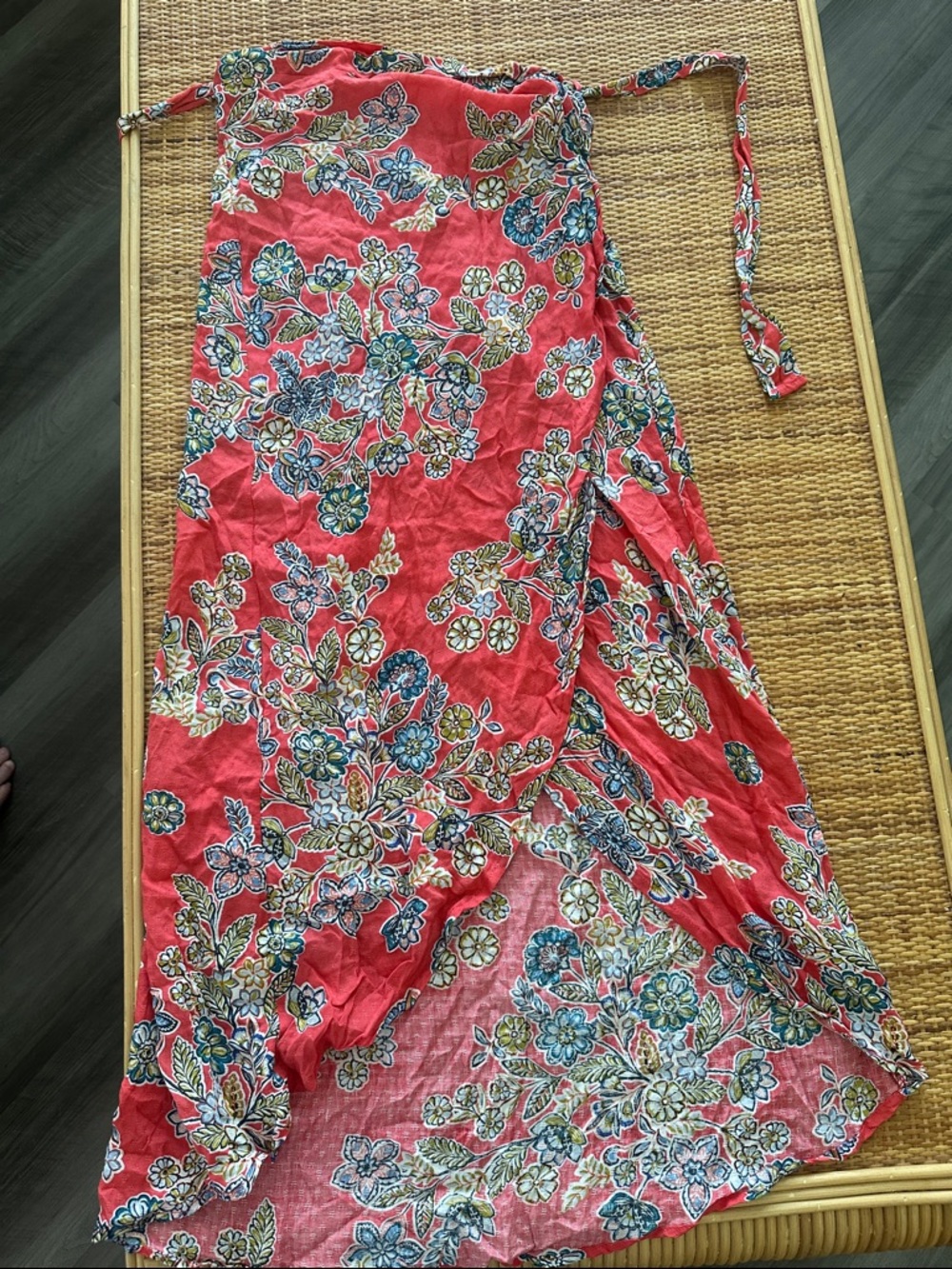 Solemio Red Floral Wrap Sarong Beach Cover-Up - Picture 4 of 6